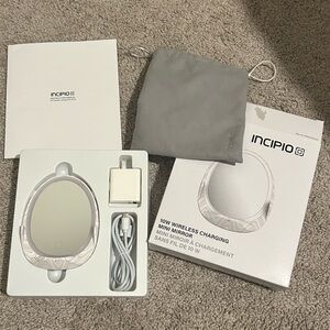 Charging and light up mirror